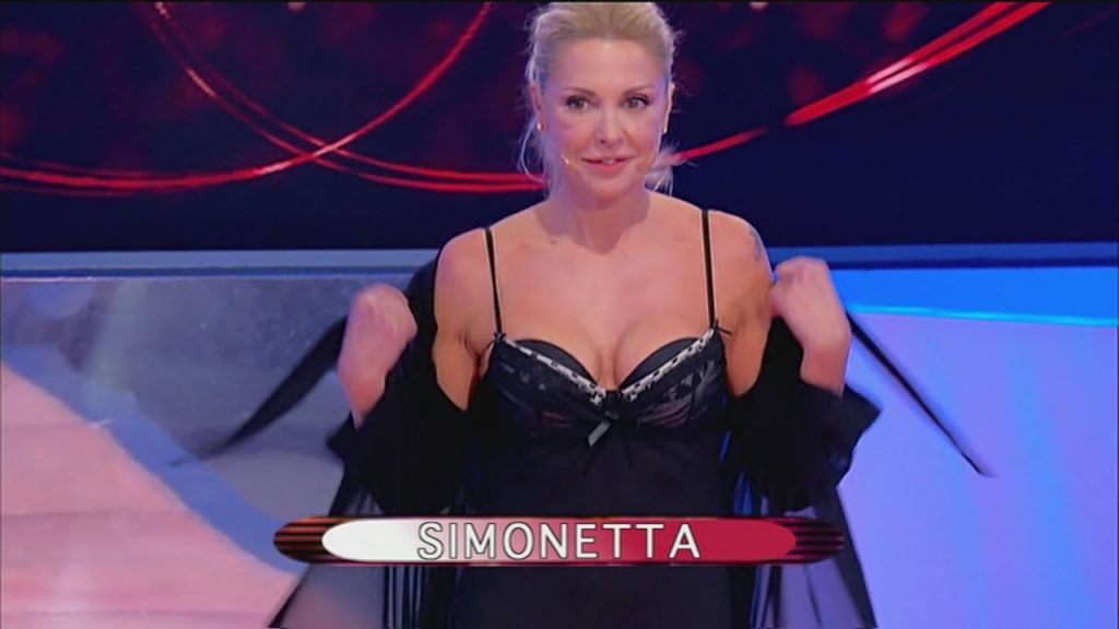 Uomini E Donne Simonetta Trono Over Et E Percorso Della Dama