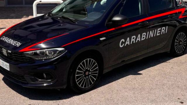 Femminicidio vicino Roma, donna trovata morta in auto: fermato il marito