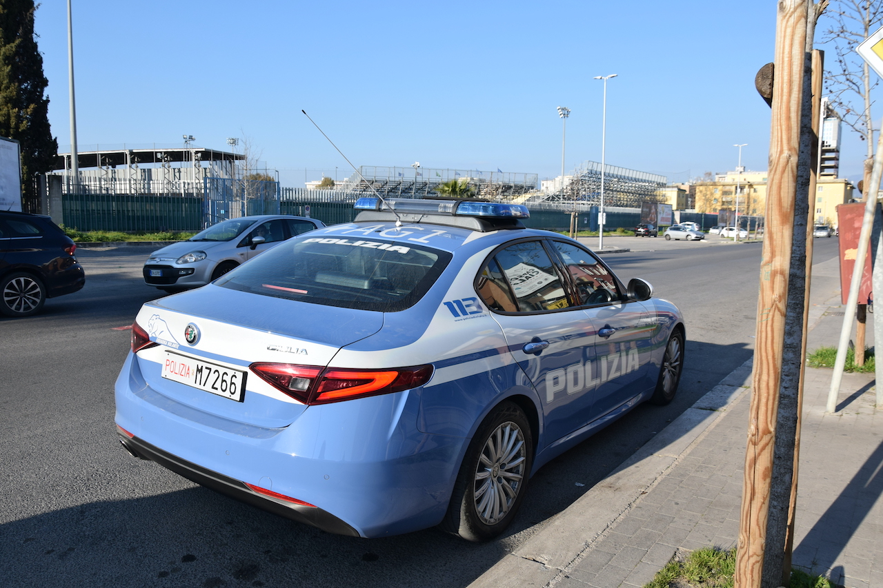 Latina, lancio di fumogeni durante la partita di calcio: daspo per ultras